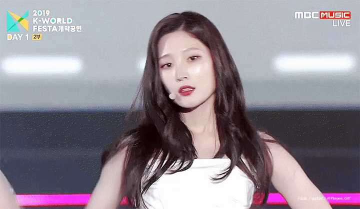 如何评价韩国爱豆郑采妍的颜值?