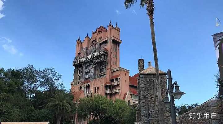 以恐怖主题为主的跳楼机——tower of terror