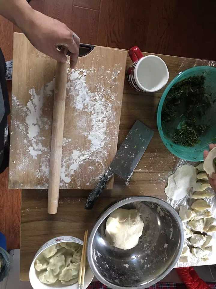再或者 周末在家包饺子
