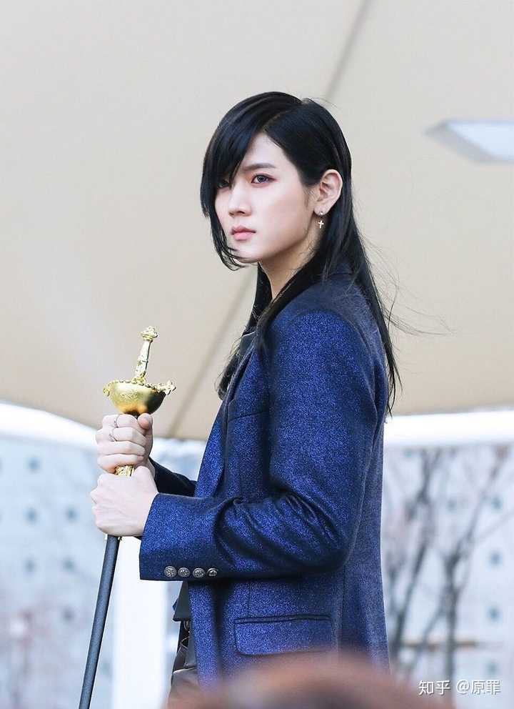 男生留长发比女生还好看是什么体验?