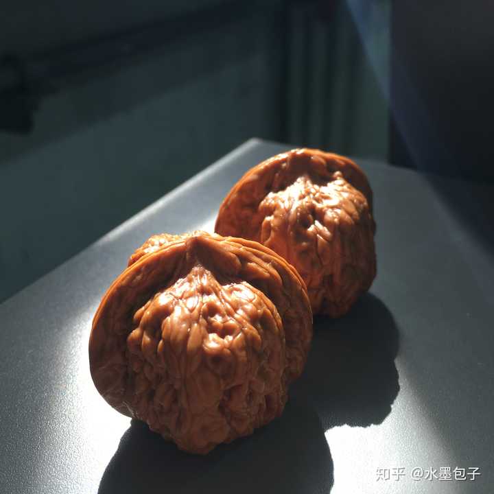 怎么看待年轻人玩文玩核桃?