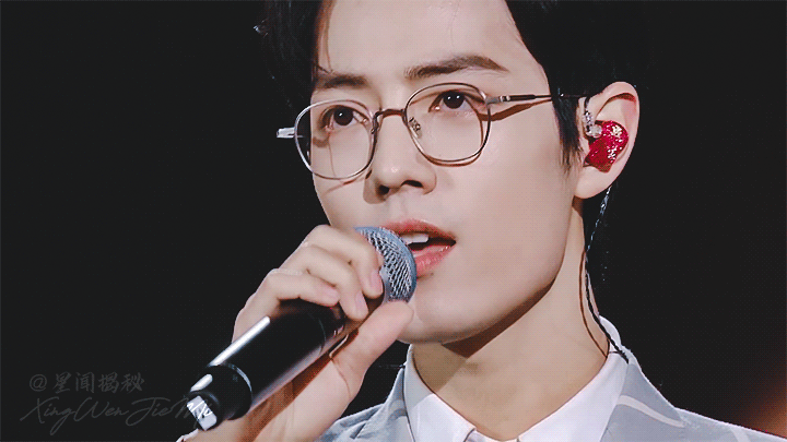 你认为最动人的肖战动图是哪个我承认我半夜睡不着想偷图