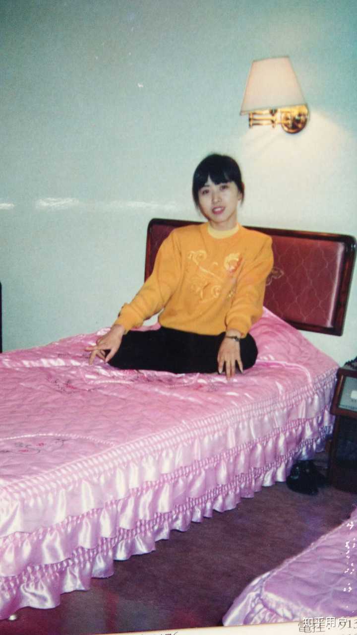 可能因为是最亲近的人,所以我到初三吧才发现妈妈真的很美啊!