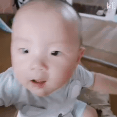 小时候第一次会嘟嘴,一个劲嘟嘟嘟