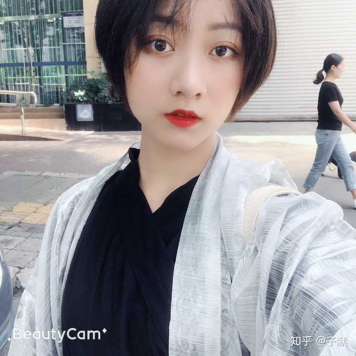 短发穿汉服好看吗