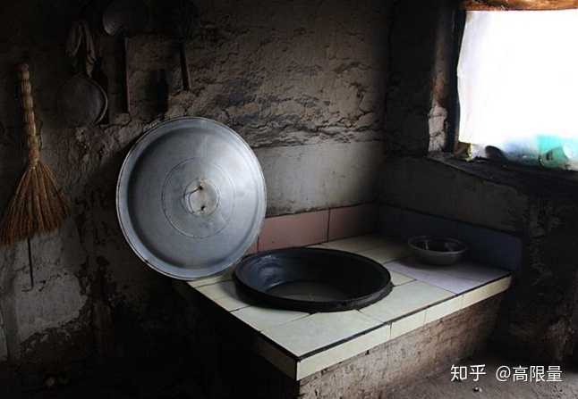 而且量大还有个好处就是不宜干锅,掌勺人不必守望灶台.