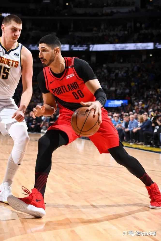 如何评价伊内斯·坎特在 2019 季后赛中的表现?