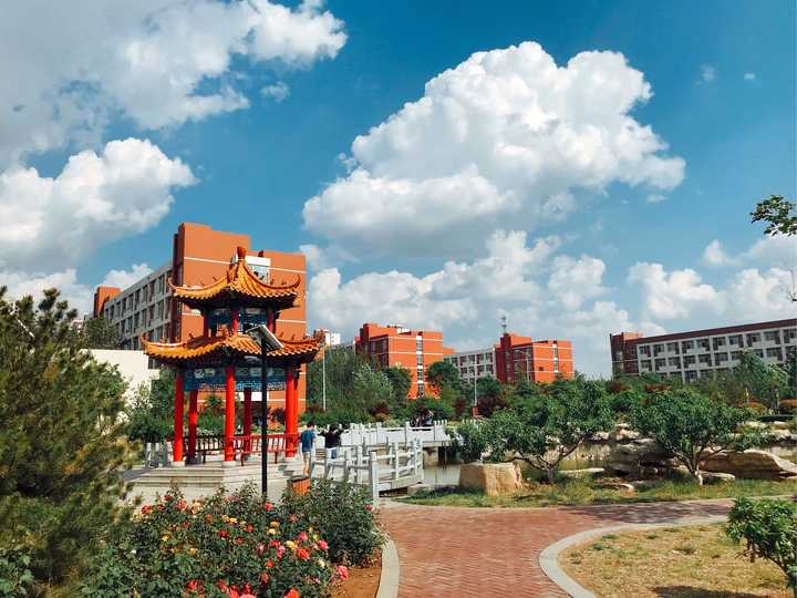 在齐鲁师范学院就读是一种怎样的体验?