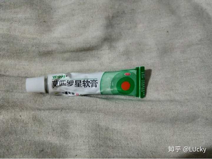 结节囊肿型痤疮应该用什么外用药膏?