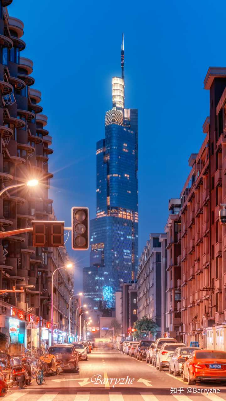 从南京西桥看紫峰,平凡的夜,不平凡的是你每天都独具魅力的那一面