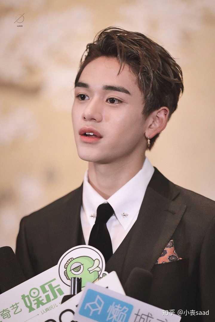 你见过哪些韩国男团中的神颜照片?