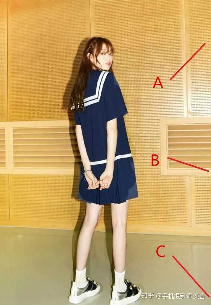 女生怎么拍照显腿长?