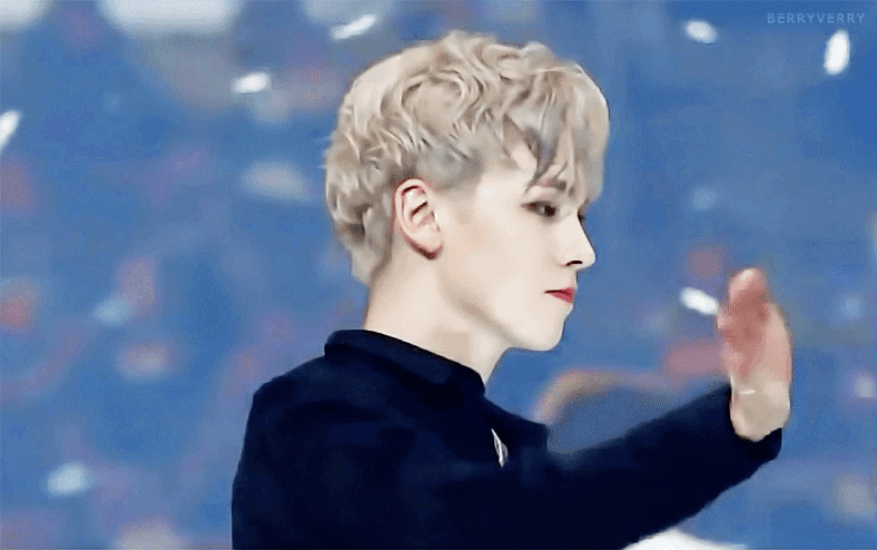 有哪些南韩爱豆绝美动图?