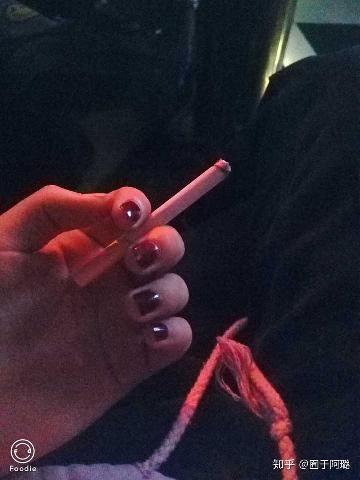 抽烟的女生是什么样的女生?