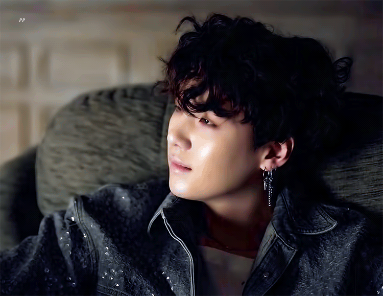 如何评价防弹少年团的新专辑love yourself转tear?