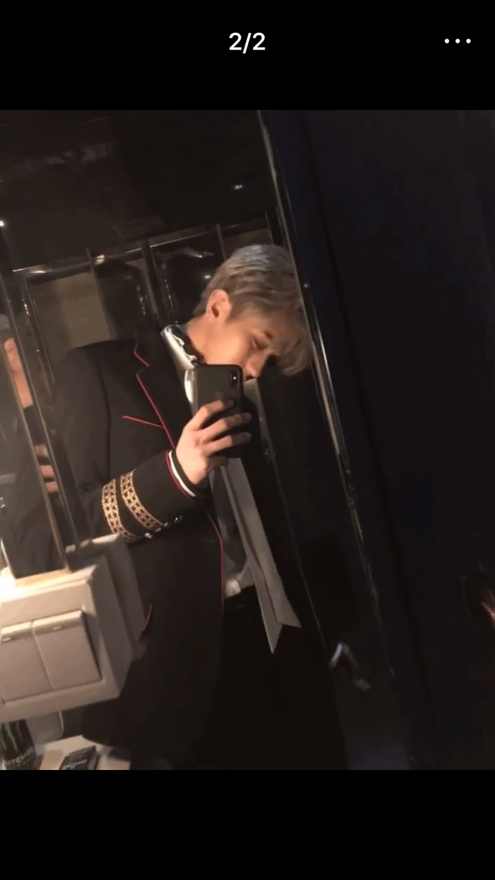 蔡徐坤在微博发布的live里真的抽烟了吗?