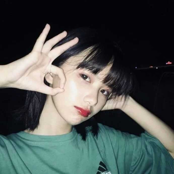 有哪些适合女生微信使用的头像?