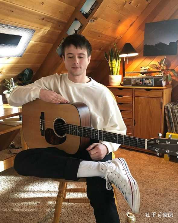 如何评价歌手alec benjamin?