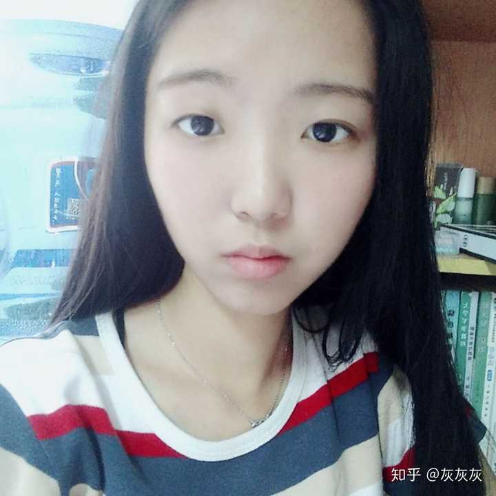 左右脸不对称的人自拍是怎样一种体验?