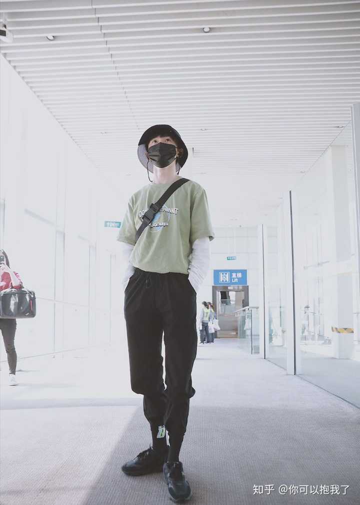 可以给我看点安利时代少年团的照片吗?
