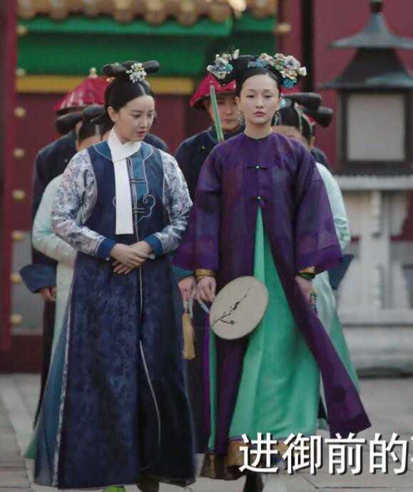 看到如懿堪比嬷嬷的造型,我都忍不住想爆粗口,怎么能这样糟蹋周迅