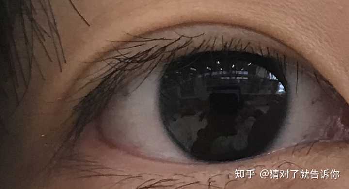 看见纯黑色瞳孔是什么感受?