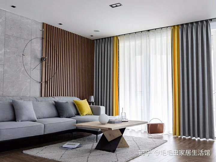 如图所示,客厅配什么颜色窗帘比较好看?