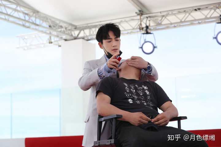 朱一龙有哪些巨性感撩人的照片?