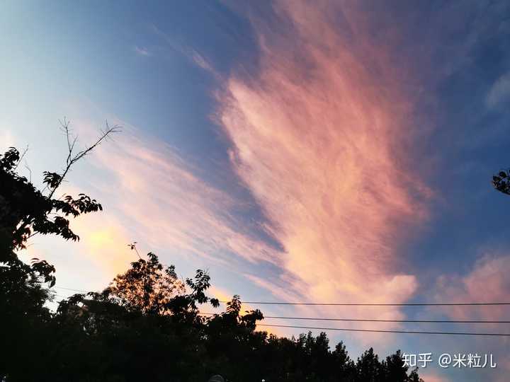 能不能分享一张你手机相册里最美的天空照?