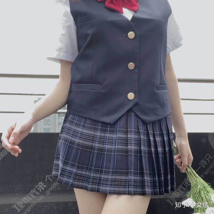 胸大的妹子可以穿jk制服吗?