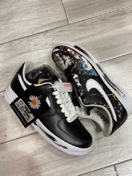 权志龙联名af1怎么刮?
