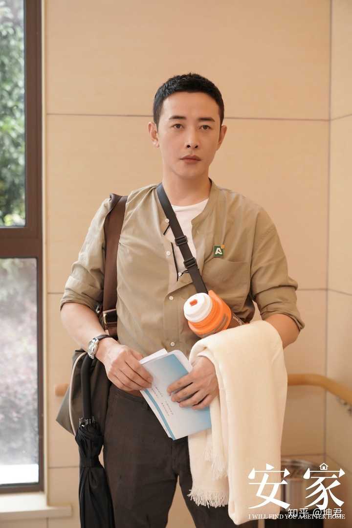 安家罗晋的衣服是什么牌子?
