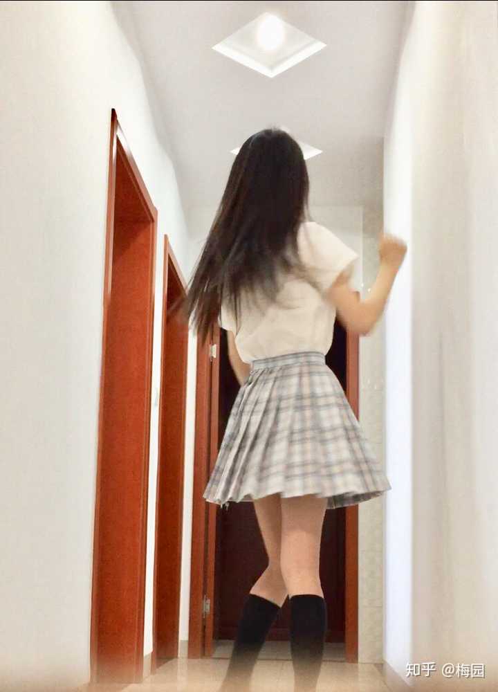 ——————————5月15日update 下面更新一部高糊jk一个人在家