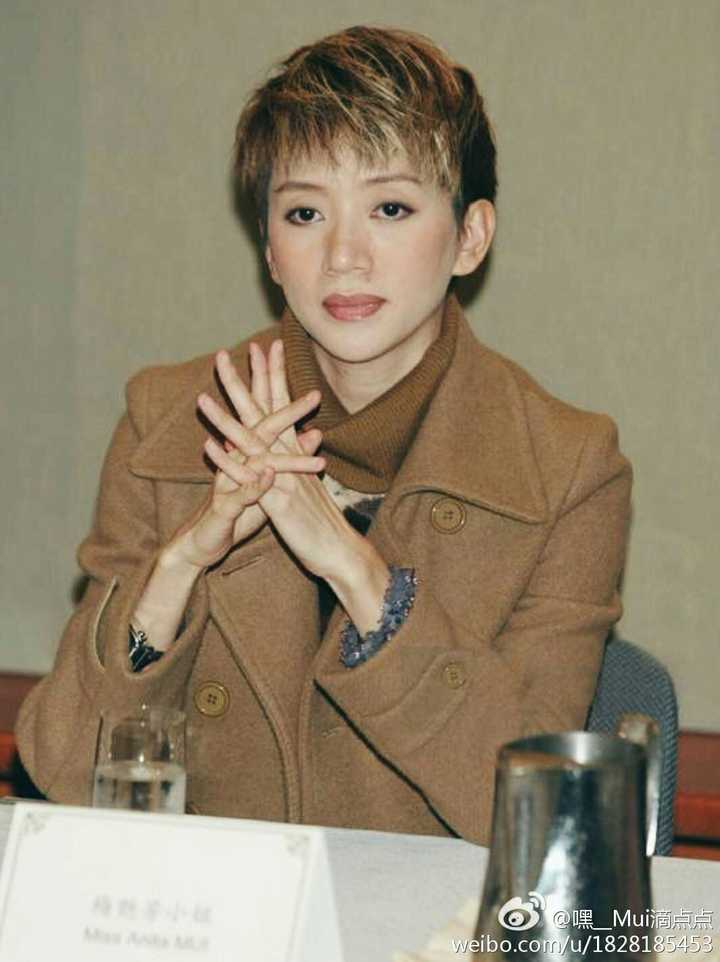 你们收藏了哪些有梅艳芳她的手的照片?