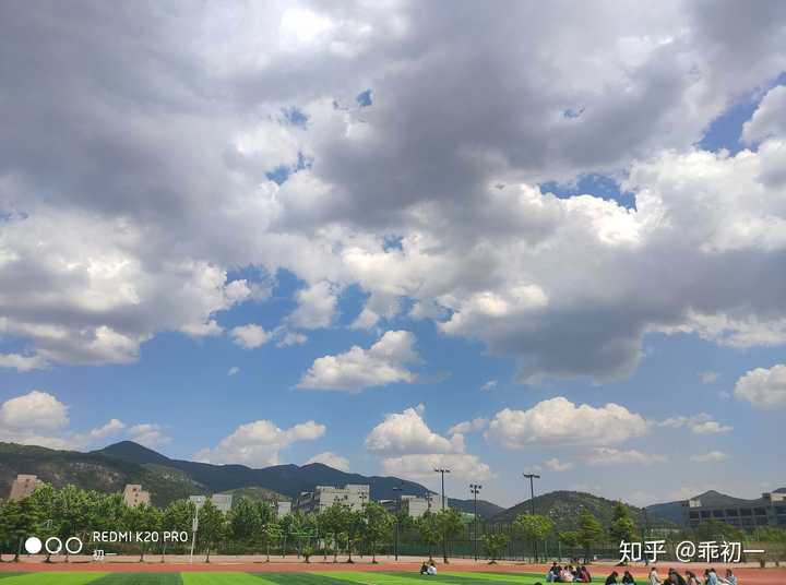 能不能分享一张你手机相册里最美的天空照?