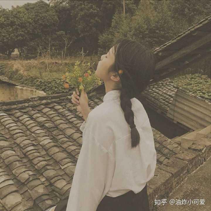 有没有那种一看感觉可以用"干净"这个词形容的女生头像啊?