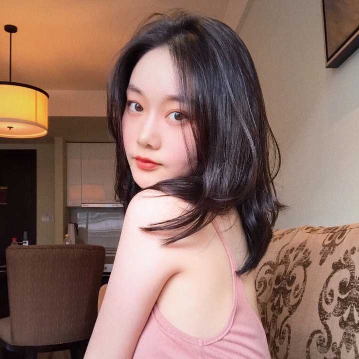 有哪些简约干净的头像?