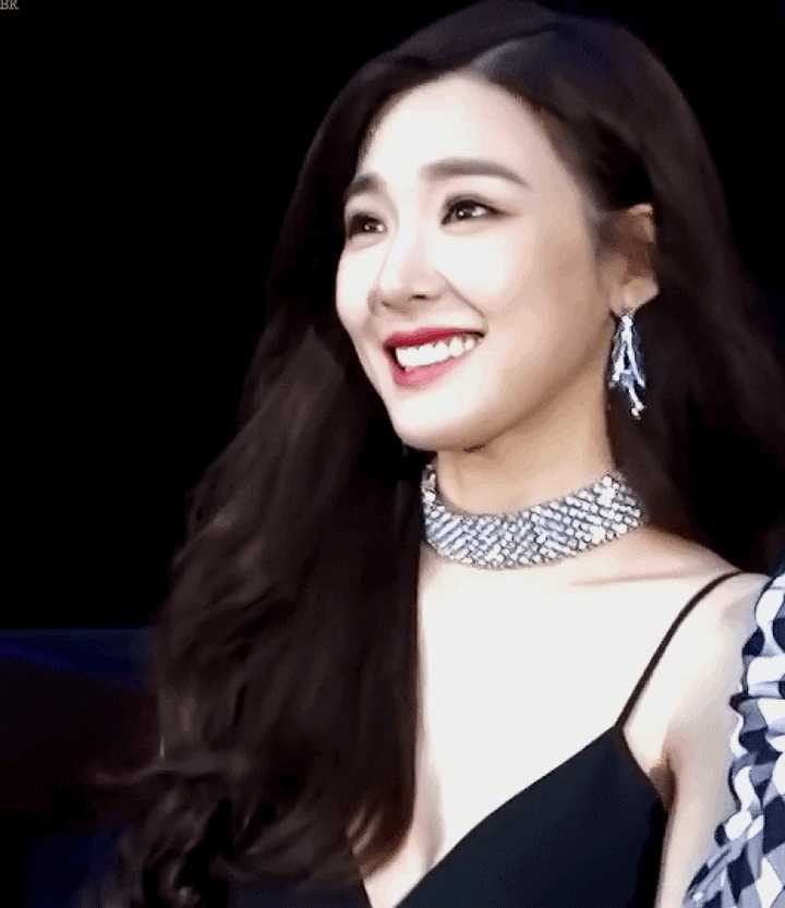 tiffany黄美英,吴宣仪,蔡卓宜的笑眼你更喜欢谁的?