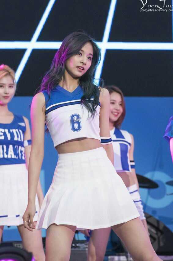 twice 成员周子瑜有哪些惊为天人的瞬间?