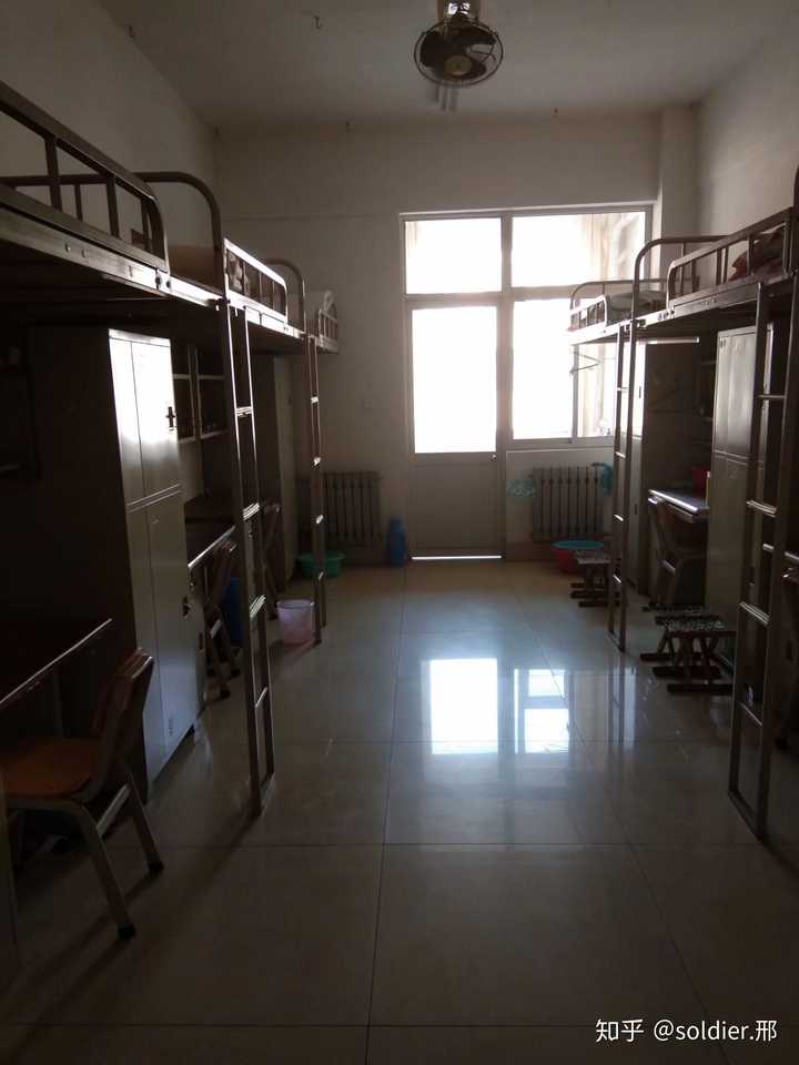 潍坊学院的宿舍条件如何?校区内有哪些生活设施?