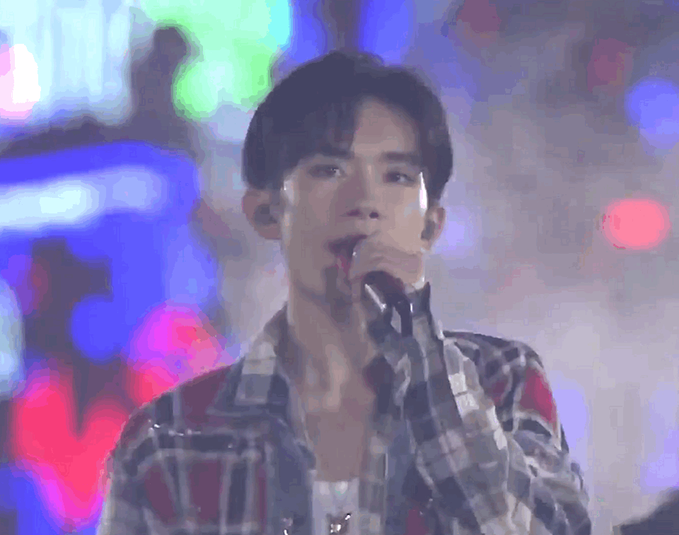 如何评价tfboys六周年演唱会?