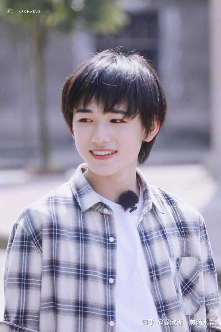 有没有可以当头像的宋亚轩的图片?