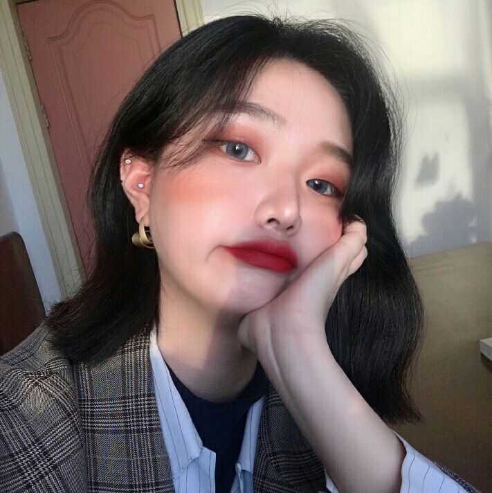 有哪些适合女生微信使用的头像?