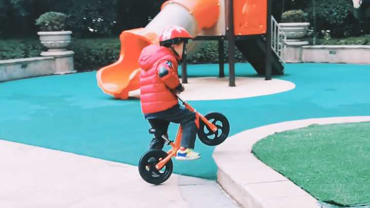 儿童滑步车 如何练习?