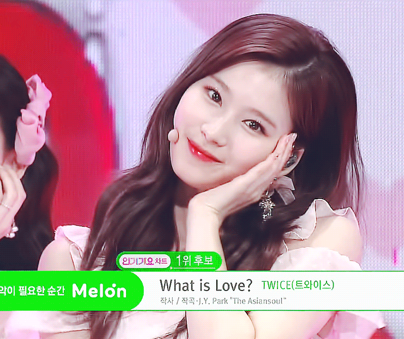 就很好看,手臂线条也很好看 舞台表情甜甜的,大阪是不是盛产帅哥美女