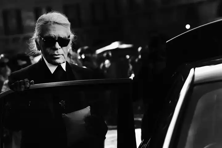 老佛爷 karl lagerfeld 卡尔·拉格斐有什么有趣的故事?或者励志史?