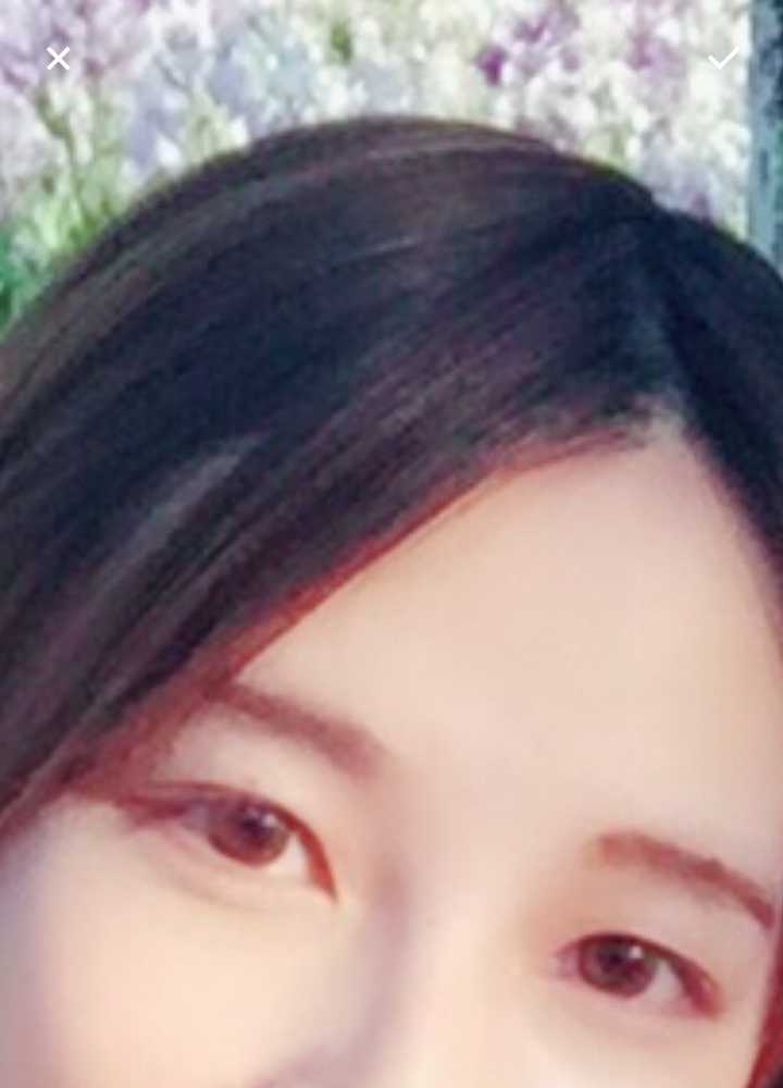 两边都是尖尖的桃花眼会给人勾魂夺魄的感觉, 桃花眼多见于古代美