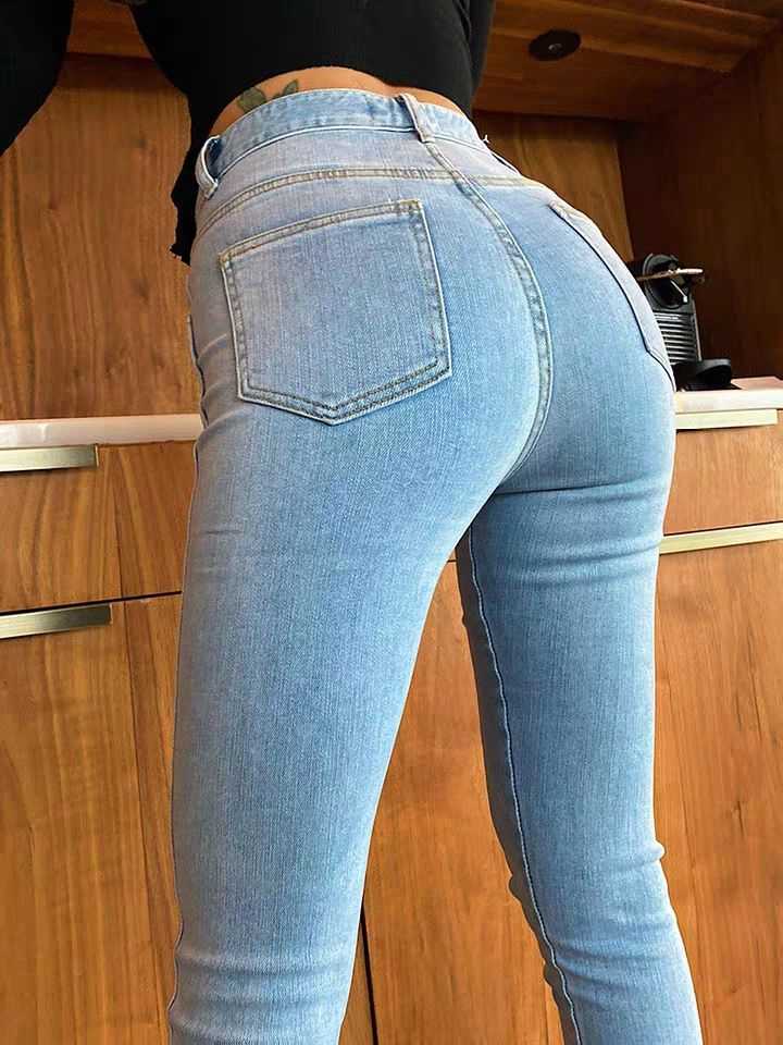 你见过穿牛仔裤最好看的女生臀部是什么样的?