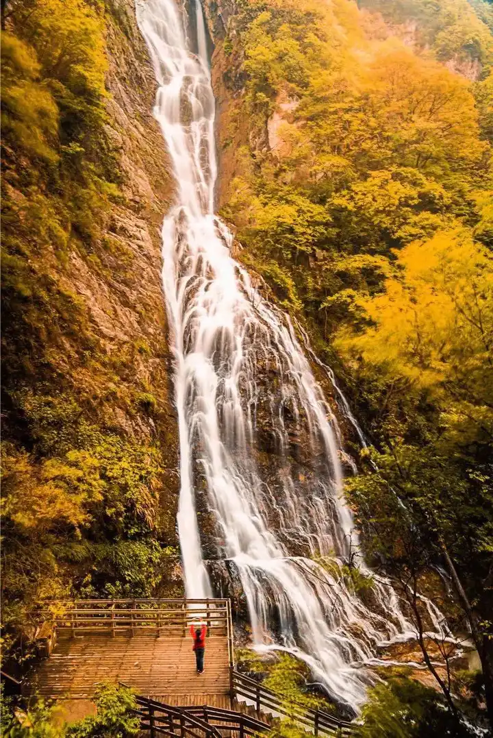 天峡景区:通天瀑布