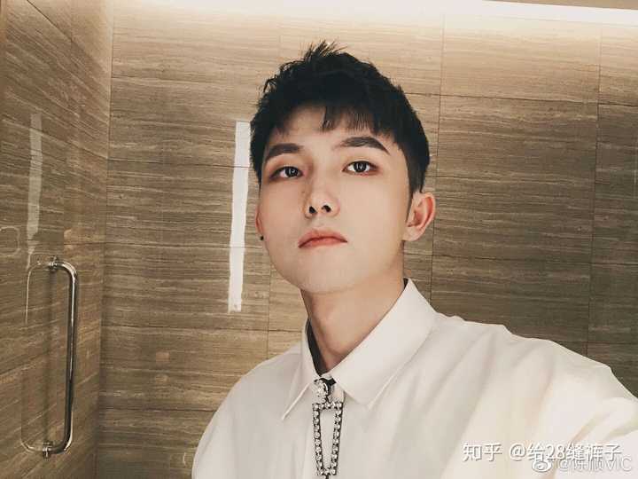 龙泓昊
